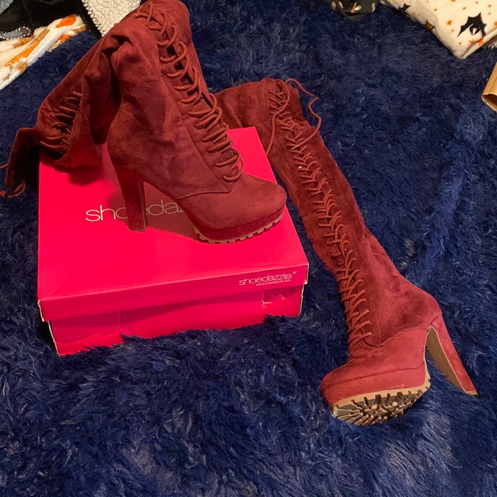 THIGH HIGH HEELS
